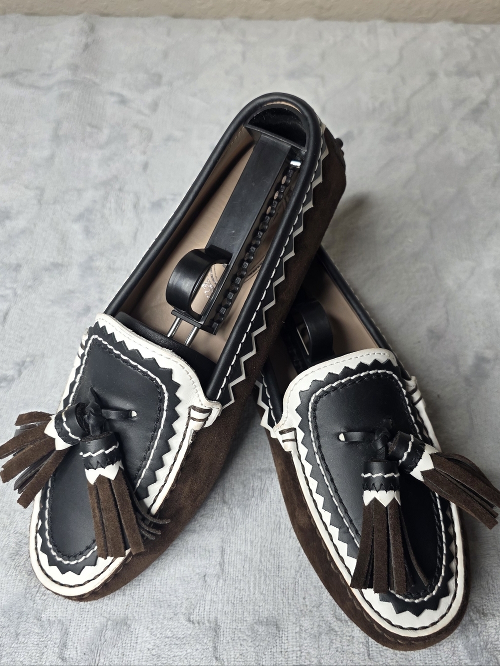 Tod's Brown Suede Loafers with Black Trim And Tassels. Womens Sz 36 ( US 6 )